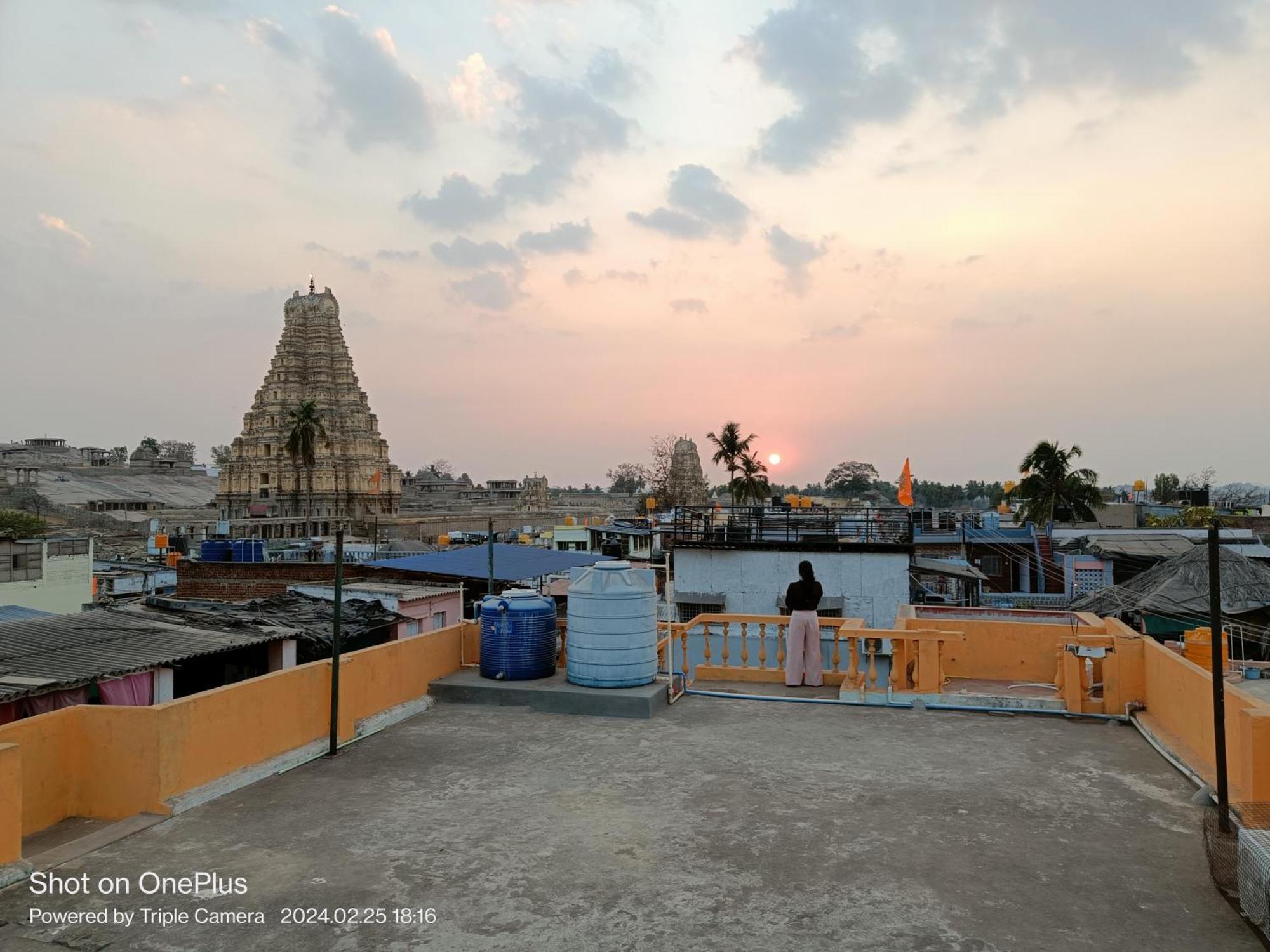 Vicky'S Home Stay Hampi Eksteriør bilde